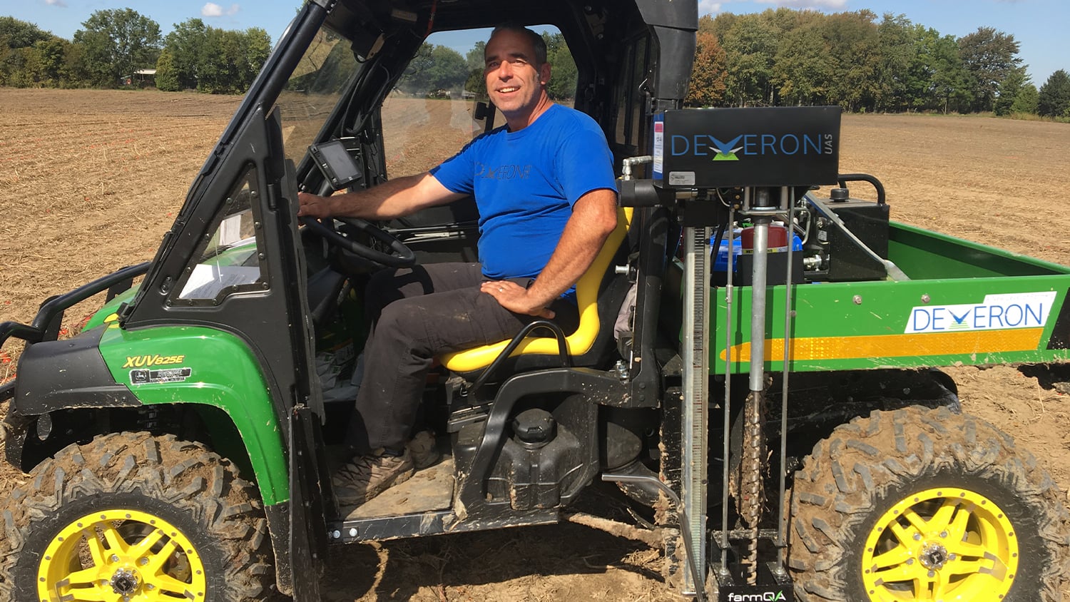 Veritas Farm Management soil sampling crew using Eos Arrow GNSS for precision agriculture
